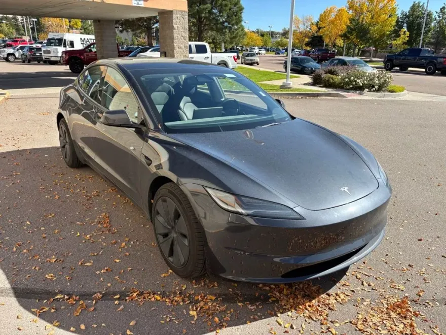 2025 Tesla Model 3 Long Range photo 1