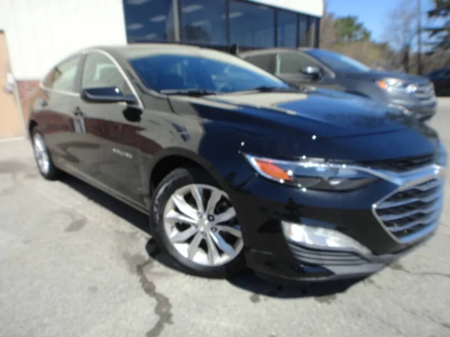 2022 Chevrolet Malibu 1LT photo 1