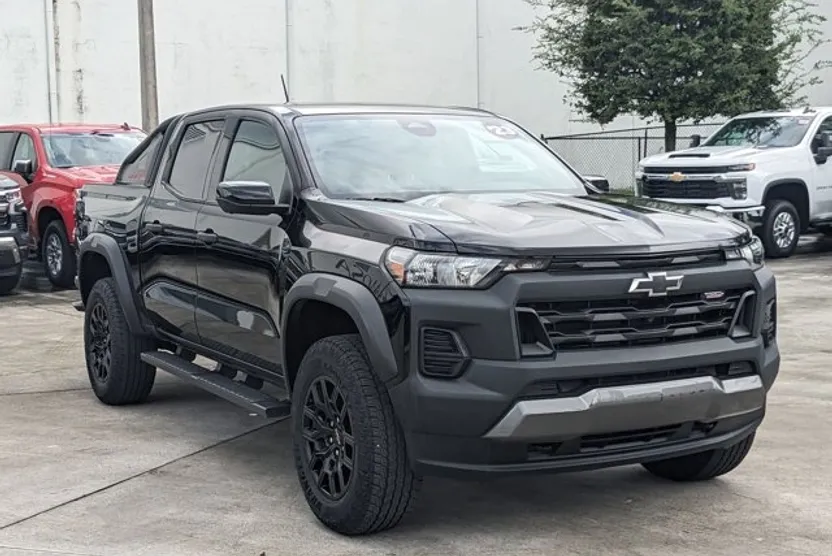 2023 Chevrolet Colorado Trail Boss photo 1