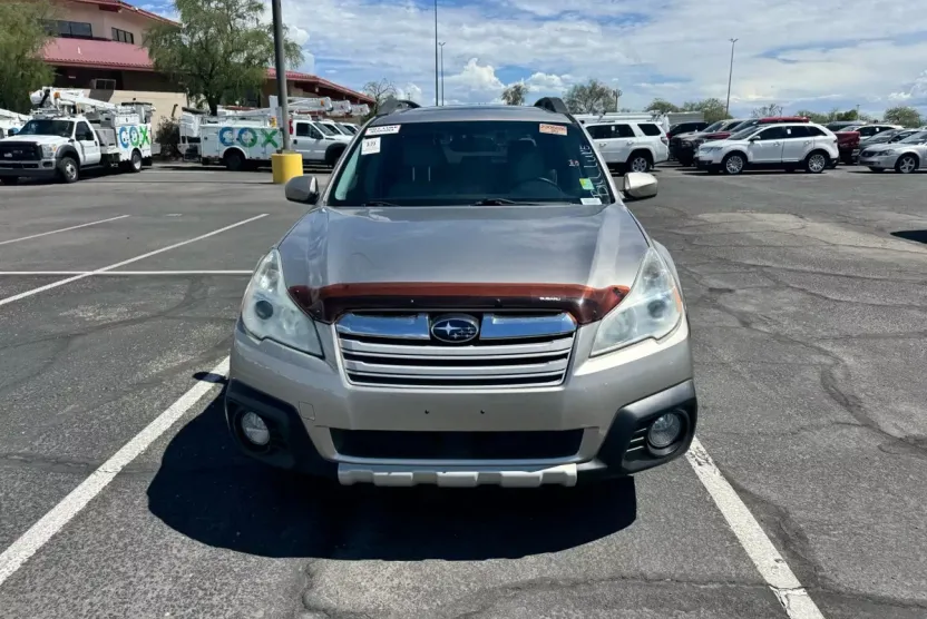 2014 Subaru Outback 2.5i Limited photo 1