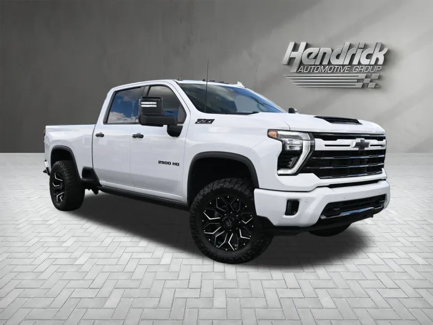 2024 Chevrolet Silverado 2500HD LTZ photo 1