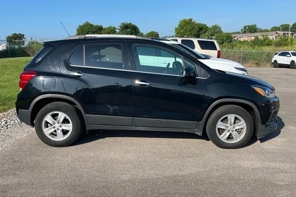 2018 Chevrolet Trax LT photo 1