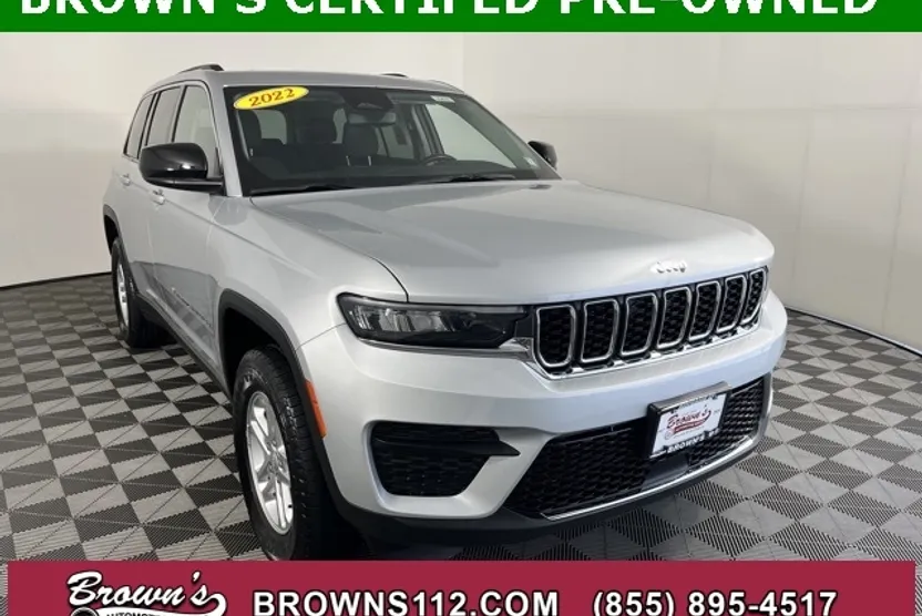 2022 Jeep Grand Cherokee Laredo photo 1