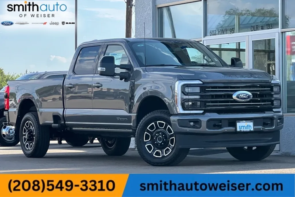 2025 Ford F-250 Platinum photo 1