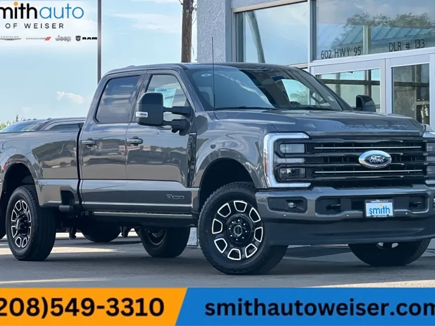 2025 Ford F-250 Platinum photo 1