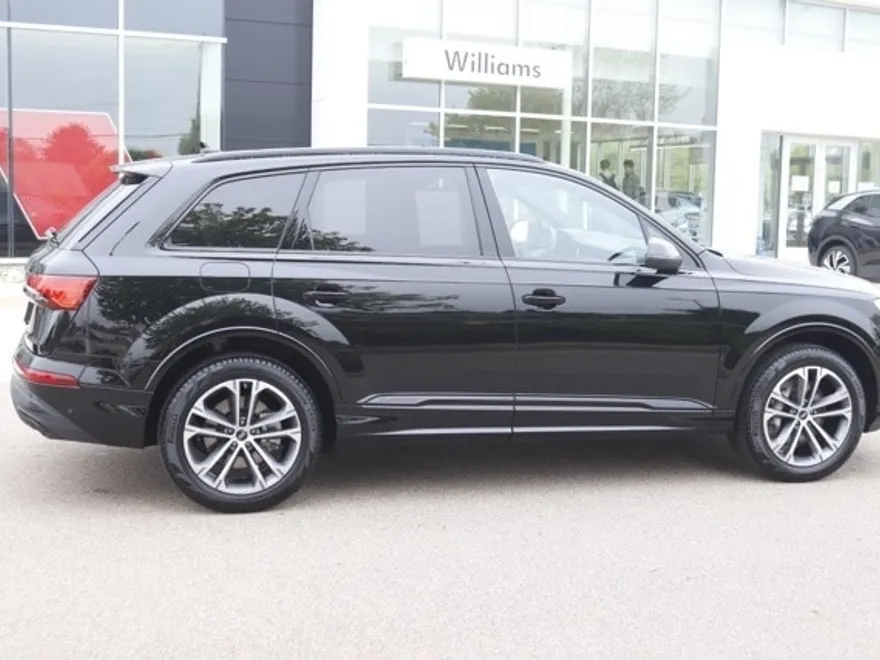 2025 Audi Q7 45 Premium Plus photo 2