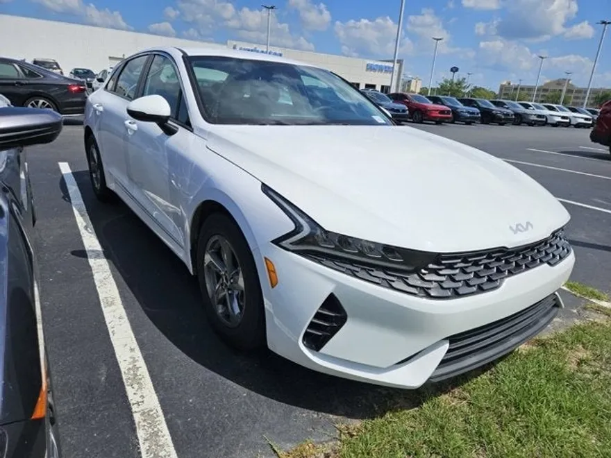 2023 Kia K5 LXS photo 1
