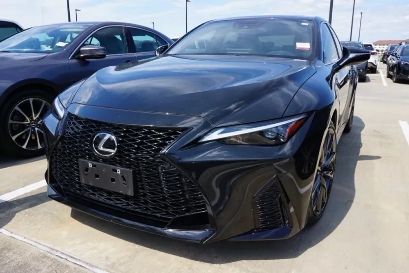 2022 Lexus IS F SPORT photo 1