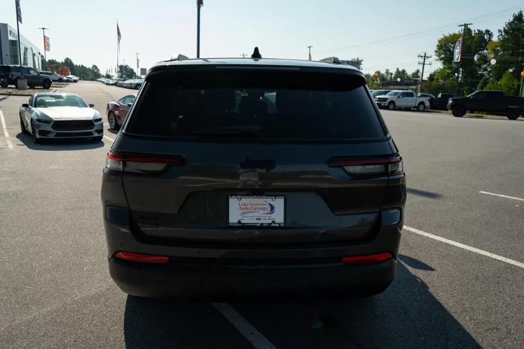 2024 Jeep Grand Cherokee Altitude photo 1