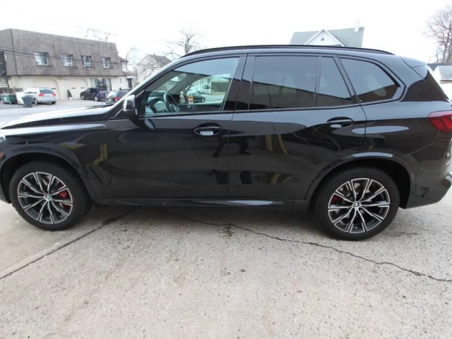 2022 Bmw X5 M50i photo 1