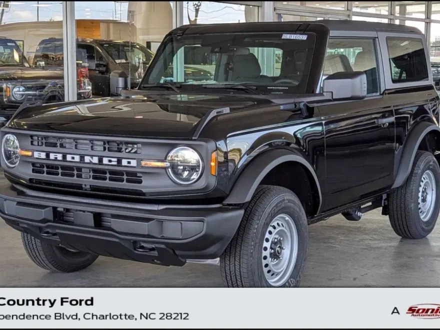 2025 Ford Bronco Base photo 1