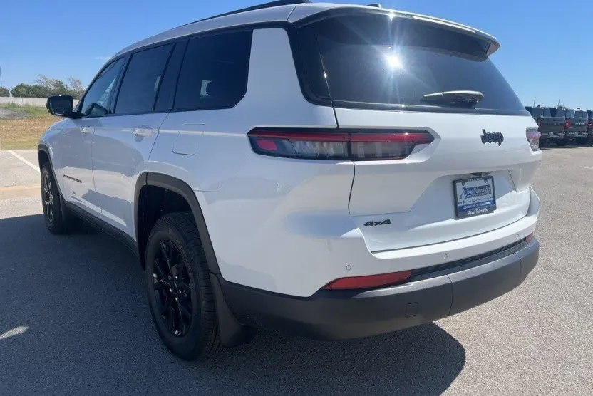 2025 Jeep Grand Cherokee Altitude X photo 1