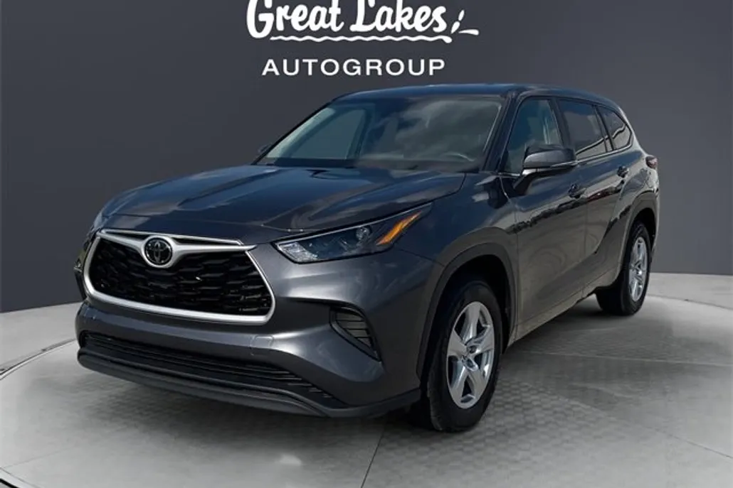 2023 Toyota Highlander L photo 1