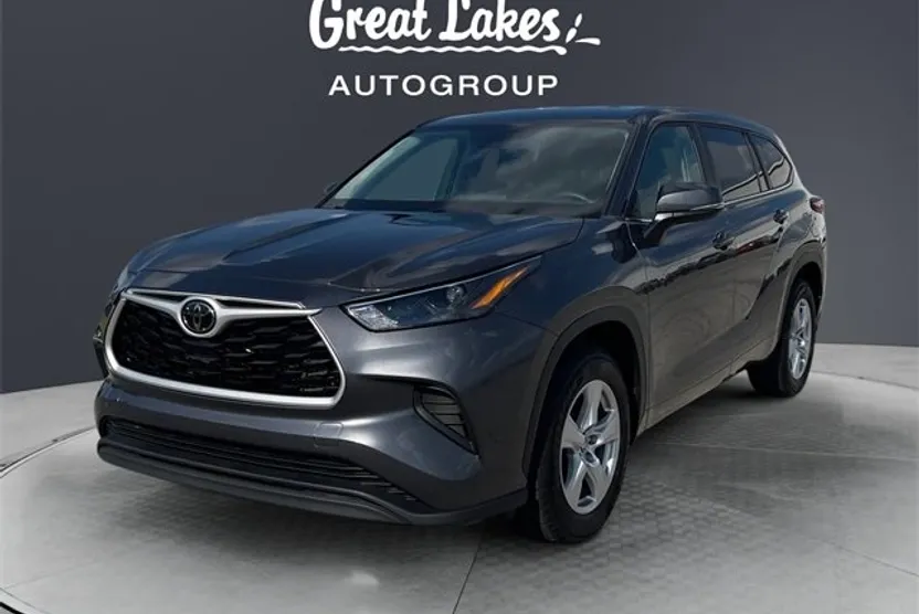 2023 Toyota Highlander L photo 1