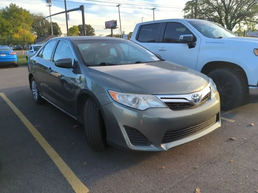 2012 Toyota Camry Hybrid LE photo 1