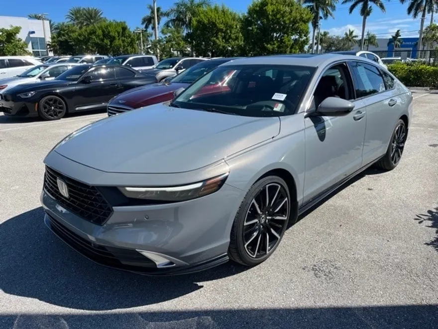 2023 Honda Accord Hybrid Touring photo 1