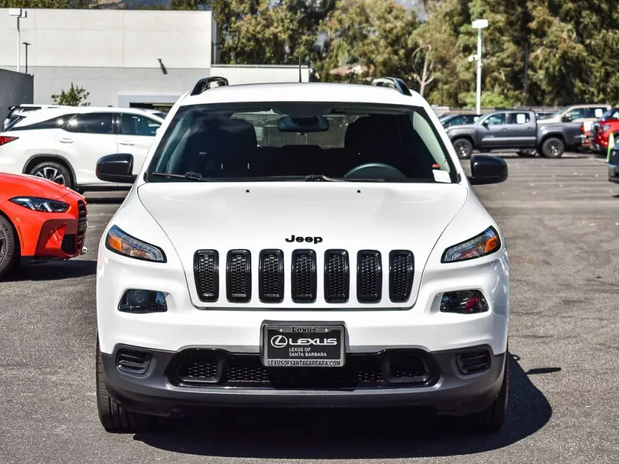 2016 Jeep Cherokee Altitude photo 1