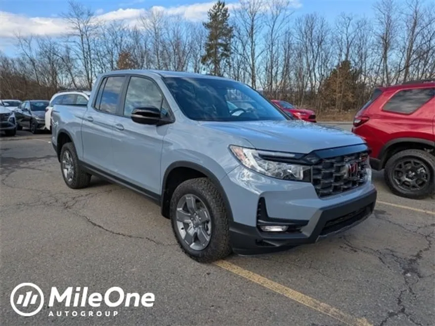 2025 Honda Ridgeline TrailSport photo 1