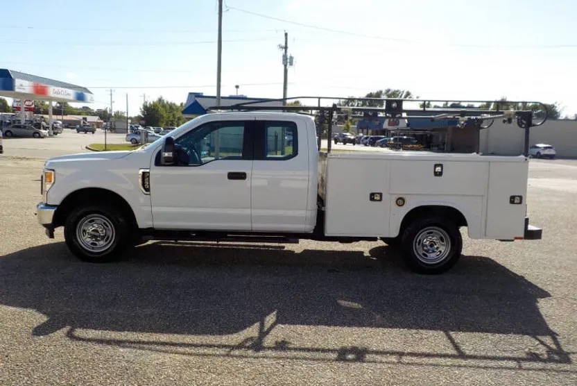 2022 Ford F-250 XL photo 1