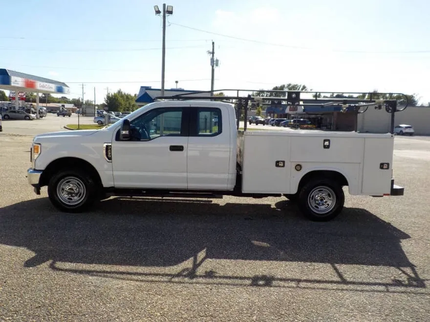 2022 Ford F-250 XL photo 1