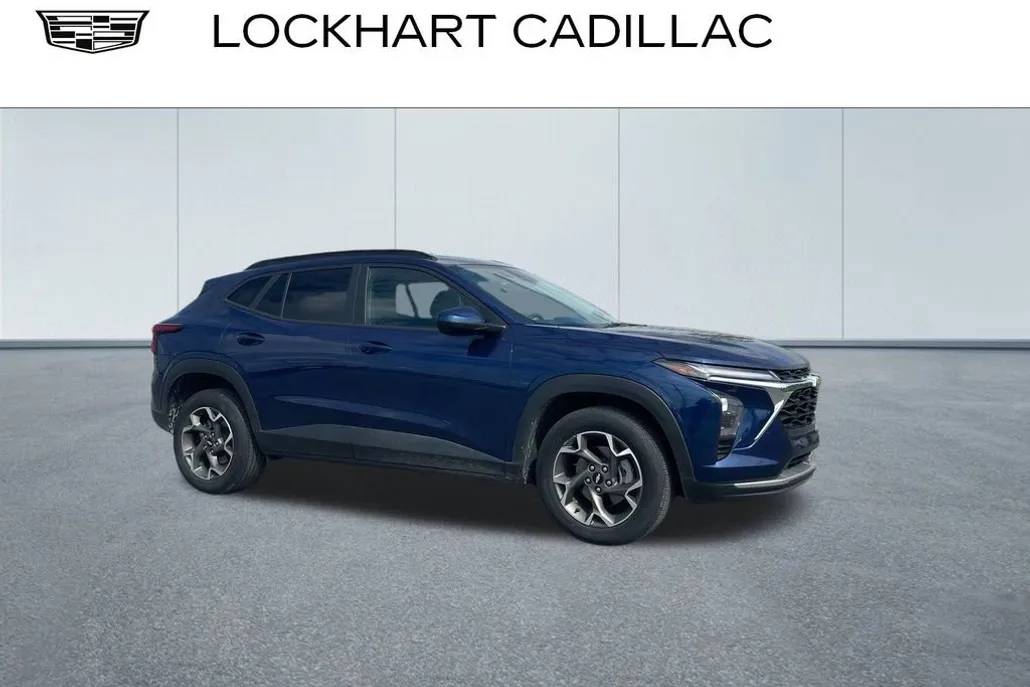 2024 Chevrolet Trax LT photo 1