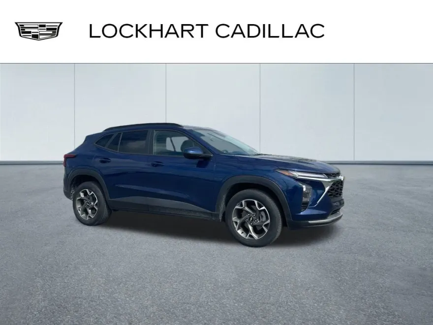 2024 Chevrolet Trax LT photo 1