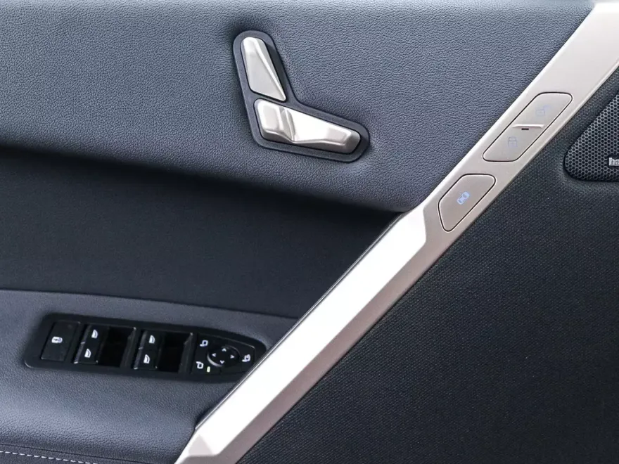 2026 Bmw iX photo 22