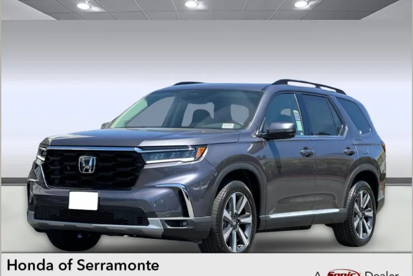 2025 Honda Pilot Touring photo 1