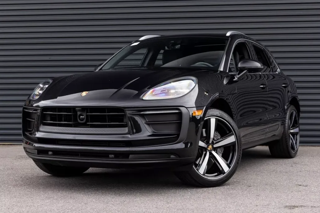 2024 Porsche Macan T photo 1