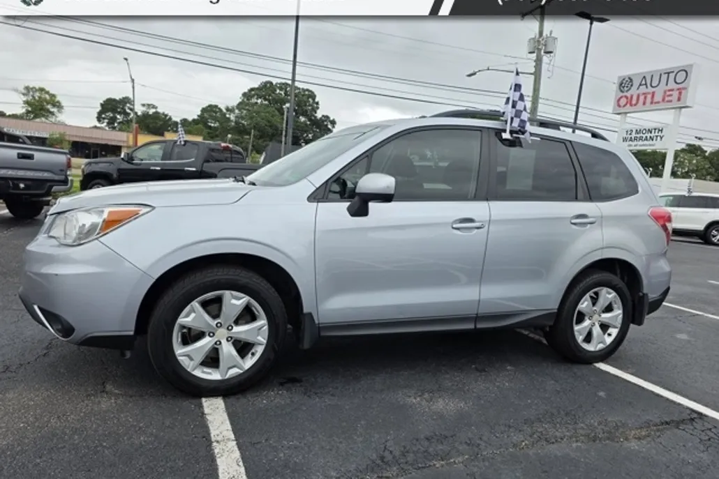 2016 Subaru Forester 2.5i Premium photo 1