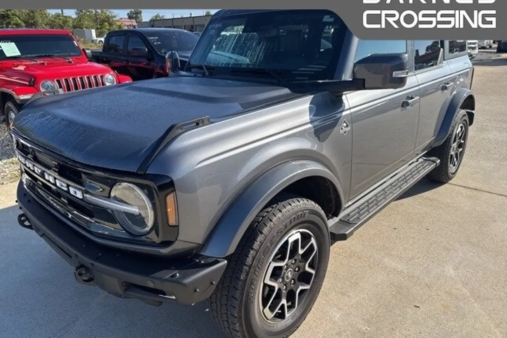 2023 Ford Bronco Outer Banks photo 1