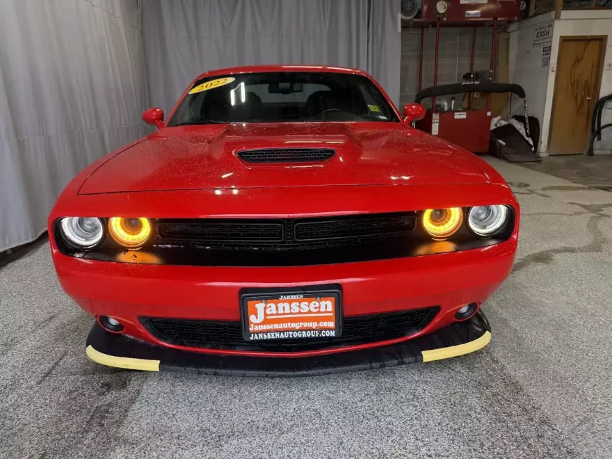 2022 Dodge Challenger GT photo 1