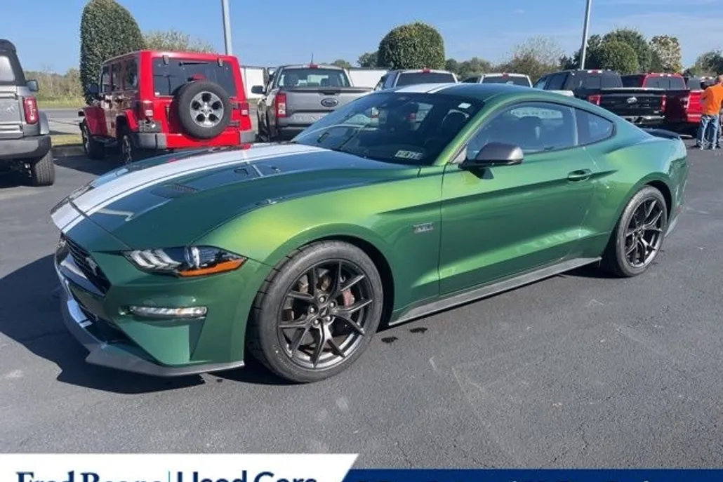 2022 Ford Mustang EcoBoost Premium photo 1