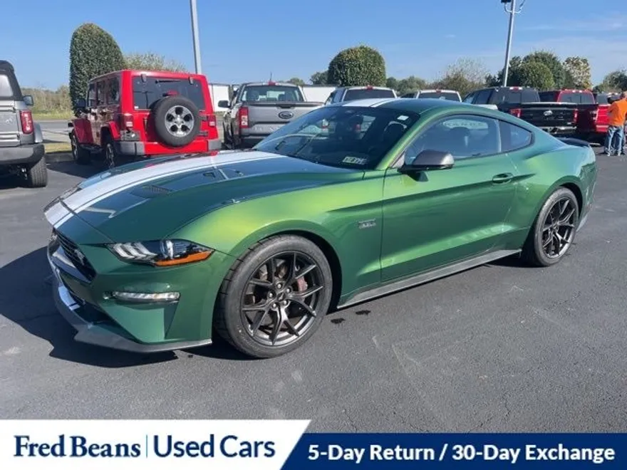 2022 Ford Mustang EcoBoost Premium photo 1