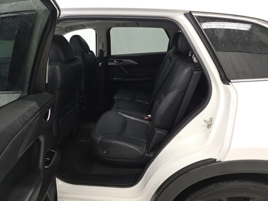 2023 Mazda CX-9 Touring photo 1