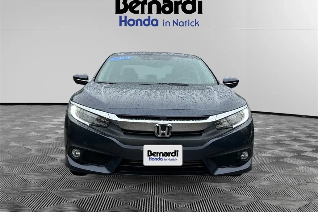 2016 Honda Civic Touring photo 1