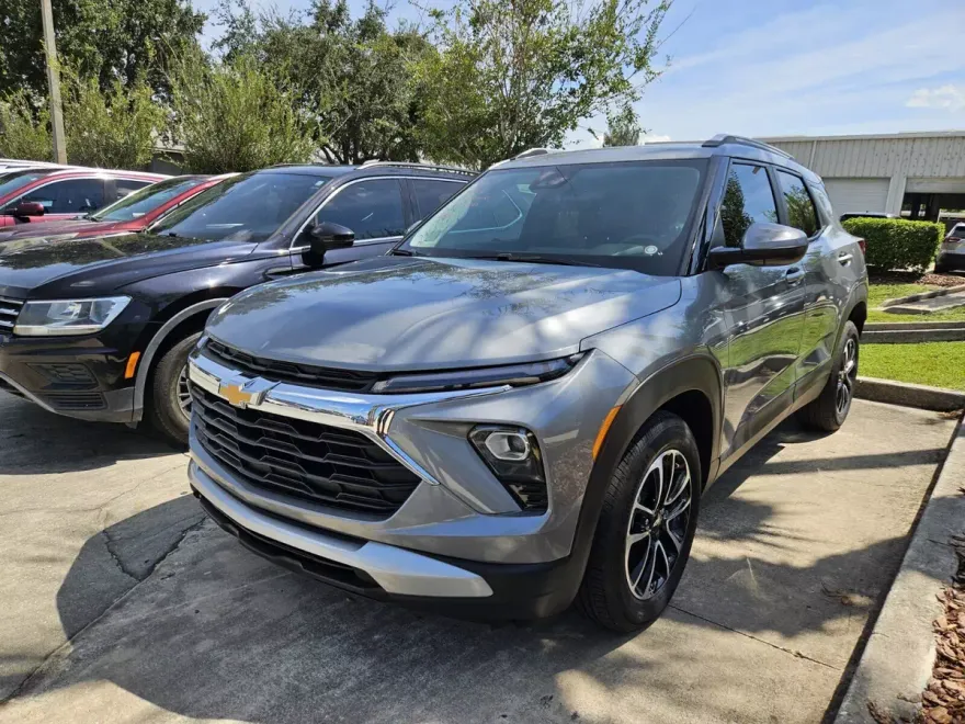 2024 Chevrolet Trailblazer LT photo 1