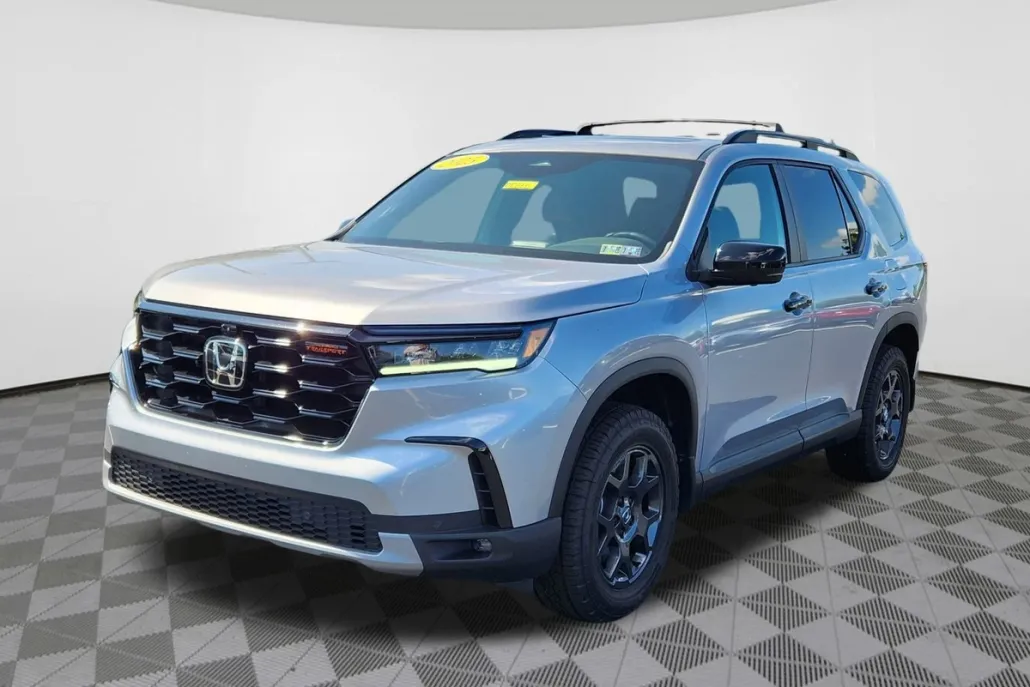 2025 Honda Pilot TrailSport photo 1