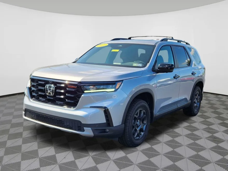 2025 Honda Pilot TrailSport photo 1
