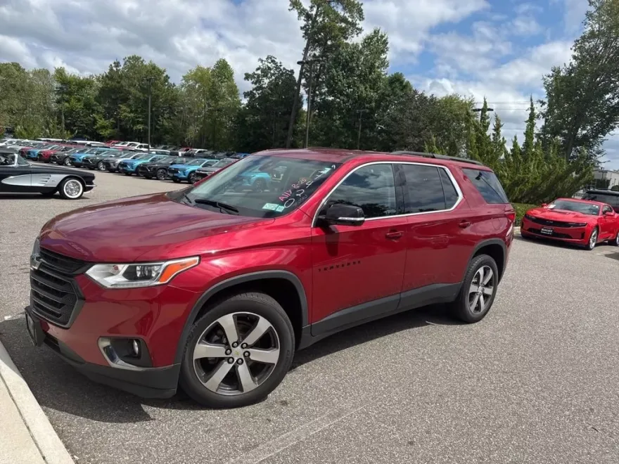 2020 Chevrolet Traverse Leather photo 1