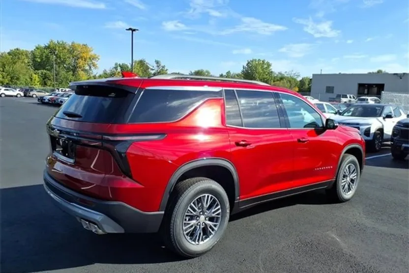2026 Chevrolet Traverse photo 1