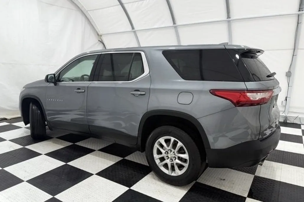 2020 Chevrolet Traverse LS photo 1