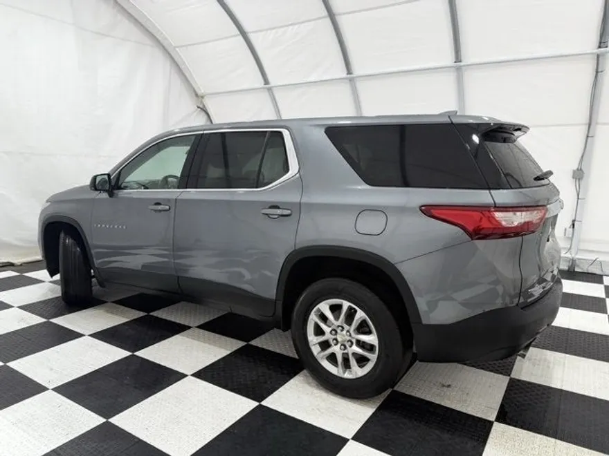 2020 Chevrolet Traverse LS photo 1