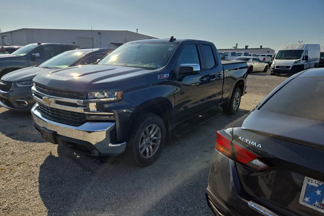 2019 Chevrolet Silverado 1500 LT photo 1