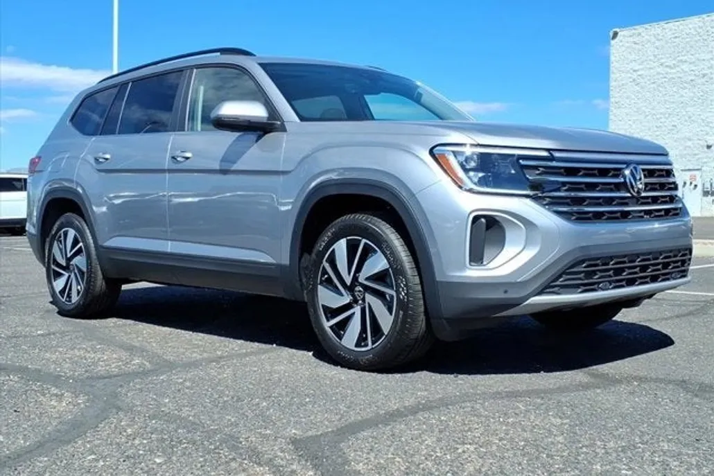 2026 Volkswagen Atlas SE Technology photo 1