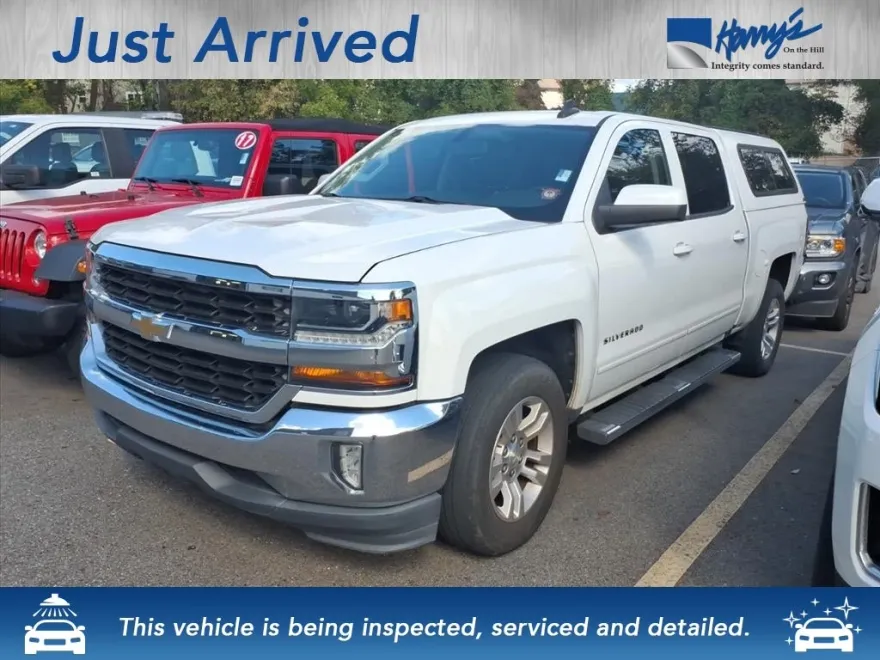 2017 Chevrolet Silverado LT photo 1