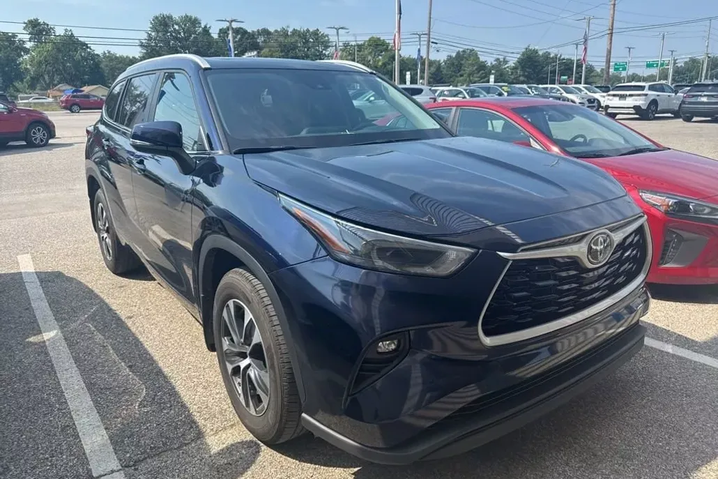 2024 Toyota Highlander XLE Sport photo 1