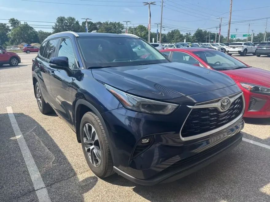 2024 Toyota Highlander XLE Sport photo 1