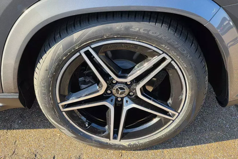 2023 Mercedes Benz GLS 450 4MATIC photo 1