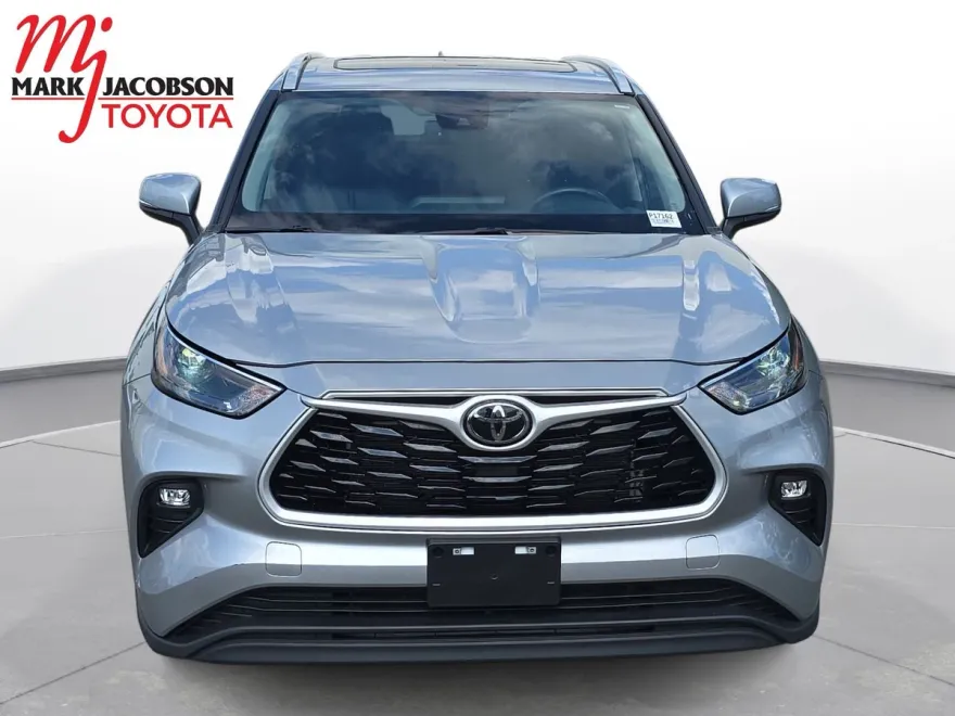2024 Toyota Highlander XLE photo 1